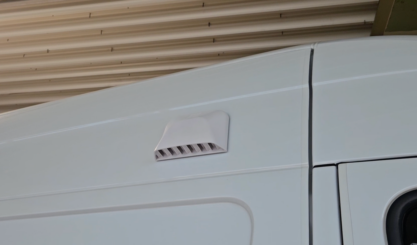 Seitenlüfter für die Raumbelüftung - Einbau in Campingfahrzeuge und Transporter